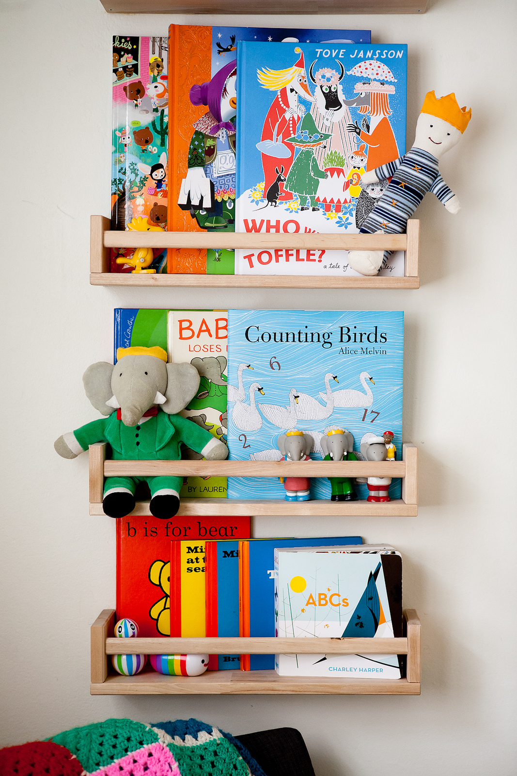 childrens book shelf ikea