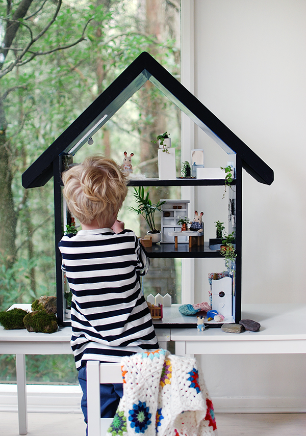 How I thrifted and then created a DIY modern farmhouse style dollhouse
