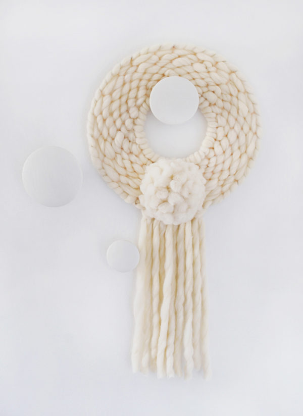 DIY - How to weave a round wall hanging. It's also a modern Christmas wreath!